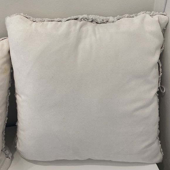 Bedford Cottage set of 2 rose petal pillow - Picture 7 of 7